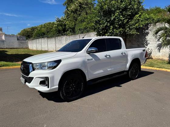 TOYOTA HILUX 2.8 SRV 4X4 CD 16V DIESEL 4P AUTOMÁTICO